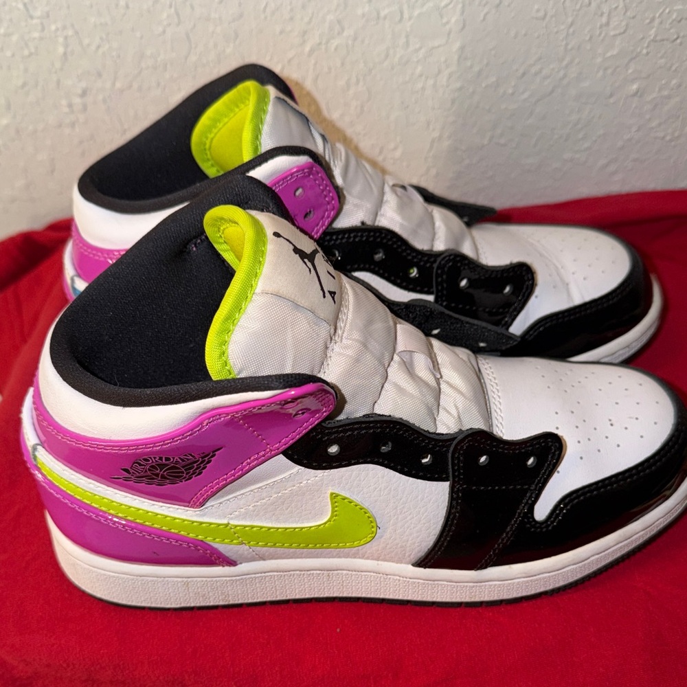 Air Jordan 1 Mid